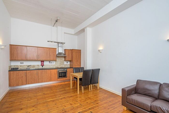 2 Bedroom Flat To Rent In Somerford Grove, Dalston, N16