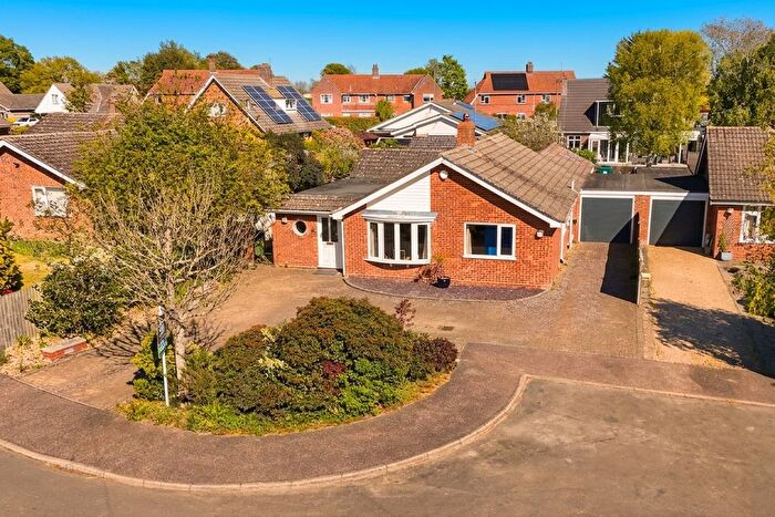 4 Bedroom Detached Bungalow For Sale In Gilbert Close, Alpington, Norwich, NR14