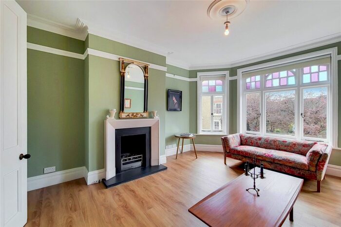 2 Bedroom Flat To Rent In Castelnau Gardens, Barnes, London, SW13