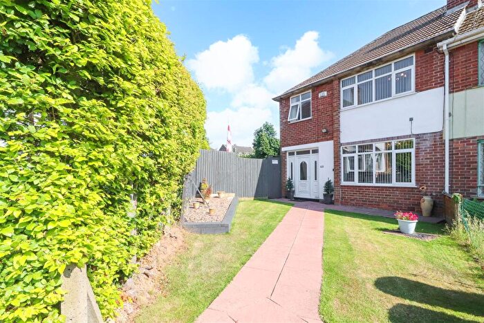 3 Bedroom End Of Terrace House For Sale In Loweswater Road, Binley, Coventry, CV3