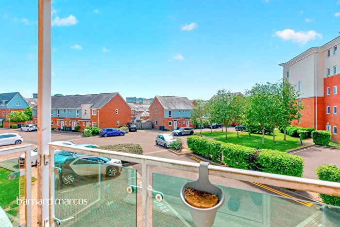 2 Bedroom Flat For Sale In Goodworth Road, Redhill, RH1