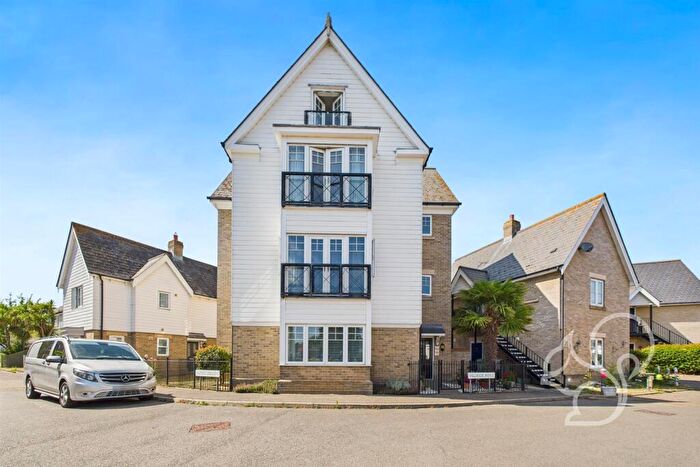 2 Bedroom Penthouse For Sale In Wellhouse Avenue, West Mersea, CO5