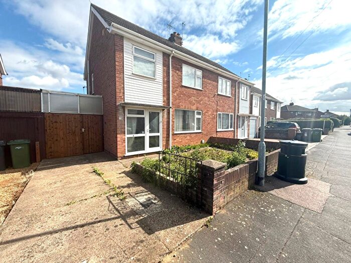 3 Bedroom Semi-Detached House For Sale In Desborough Avenue, Peterborough, PE2