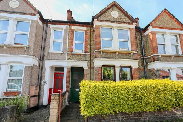 2 Bedroom Flat To Rent In Leahurst Road, Hither Green, London, SE13
