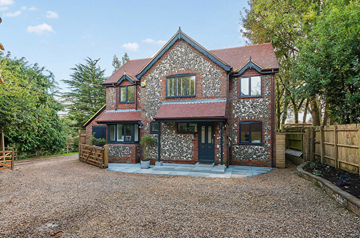 4 Bedroom Detached House For Sale In Chinnor Road, Bledlow Ridge, High Wycombe, HP14