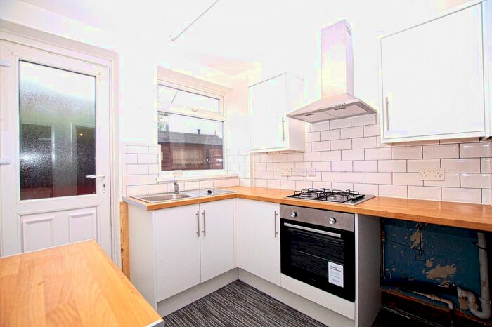 3 Bedroom End Of Terrace House To Rent In Hoxton Road, Scarborough, YO12