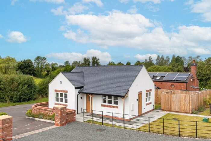 2 Bedroom Detached Bungalow For Sale In Long Lane, Wettenhall, CW7