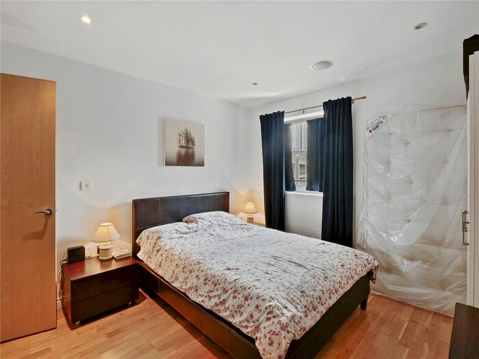 1 Bedroom Flat To Rent In Viridian Apartments, Battersea Park Road, SW8