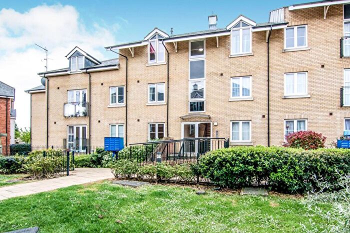 2 Bedroom Flat To Rent In River View, Shefford, Bedfordshire, SG17