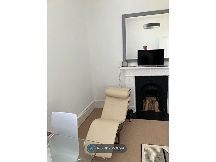 1 Bedroom Flat To Rent In Old Brompton Road, London, SW5