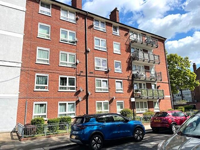 2 Bedroom Flat For Sale In Glyndon Road, London, SE18