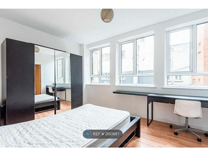 2 Bedroom Flat To Rent In St. Giles Court, Bristol, BS1