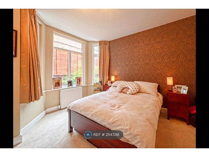 3 Bedroom Flat To Rent In Dean Road, London, NW2