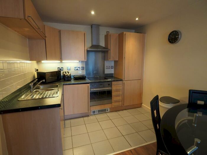 2 Bedroom Apartment To Rent In Queens Court, Dock Street, Hull, East Yorkshire, HU1