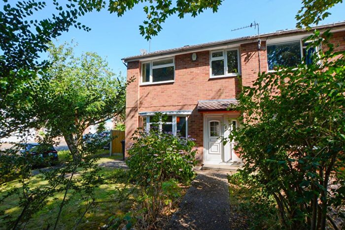 3 Bedroom End Terrace House For Sale In Nene Court, Oadby, Leicester, LE2