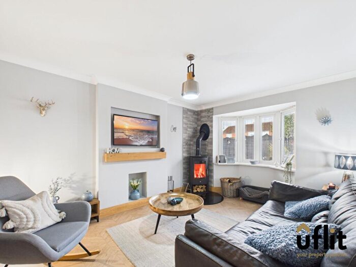 3 Bedroom Semi-Detached House For Sale In Park Hill Gardens, Swallownest, Sheffield, S26