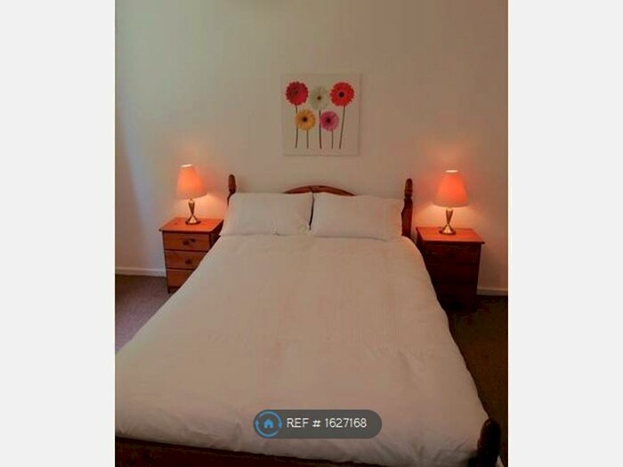 2 Bedroom Flat To Rent In Beech Farm Drive, Macclesfield, SK10