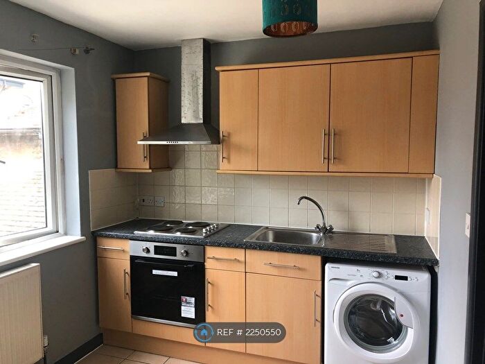 Studio To Rent In Lewisham Way, London, SE4