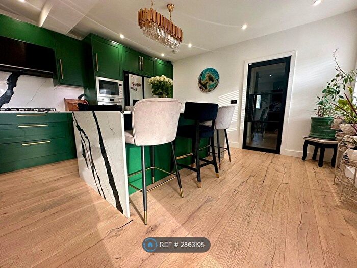 5 Bedroom Detached House To Rent In Hoe Lane, Waltham Abbey, EN9