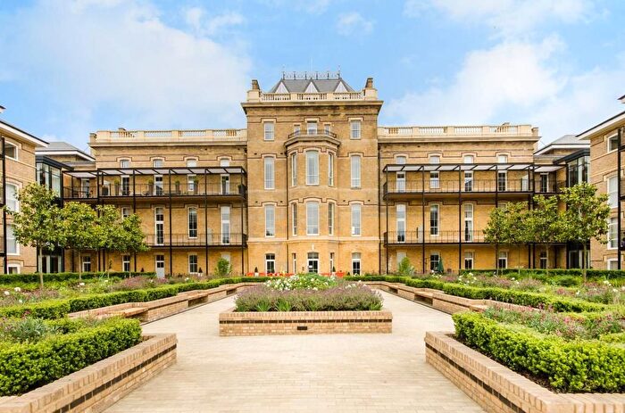 3 Bedroom Flat To Rent In Paxton House, Chambers Park Hill, Wimbledon, SW20