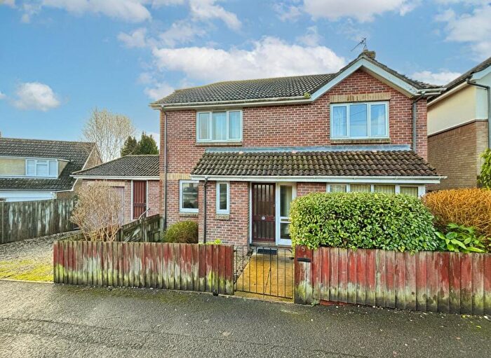 4 Bedroom Detached House For Sale In Bouverie Avenue, Salisbury, SP2