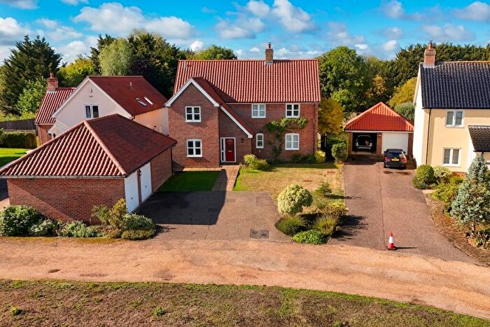 4 Bedroom Detached House For Sale In Thwaites Oak Close, Tivetshall St. Margaret, Norwich, NR15
