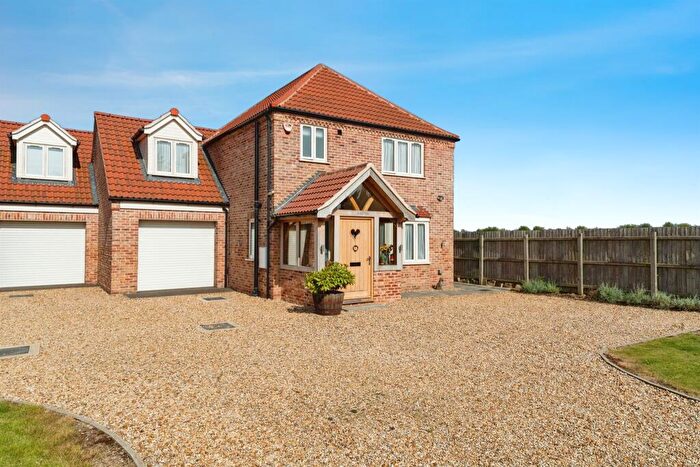 4 Bedroom Link Detached House For Sale In Main Road, Three Holes, Wisbech, PE14