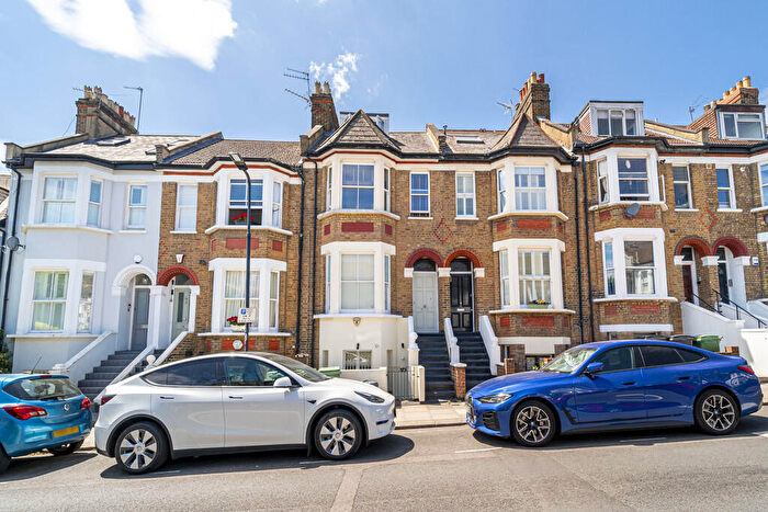 2 Bedroom Apartment For Sale In Sumatra Road, West Hampstead, London, NW6