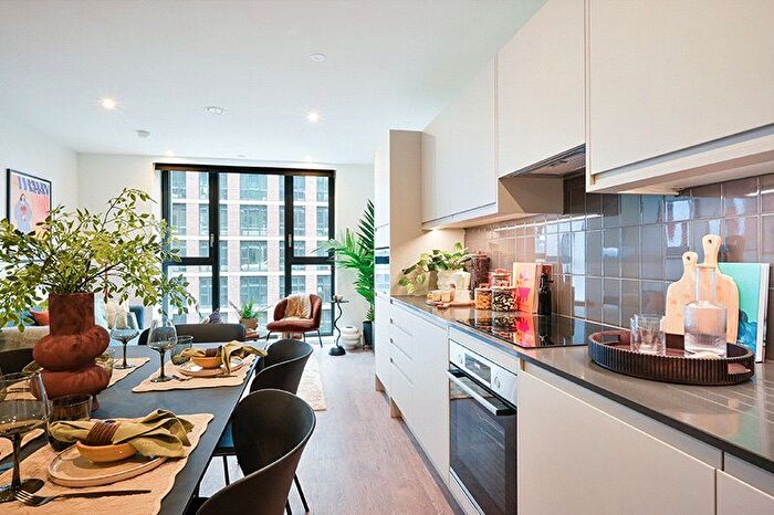 3 Bedroom Flat To Rent In Uncle Leeds, Uncle Leeds, LS12