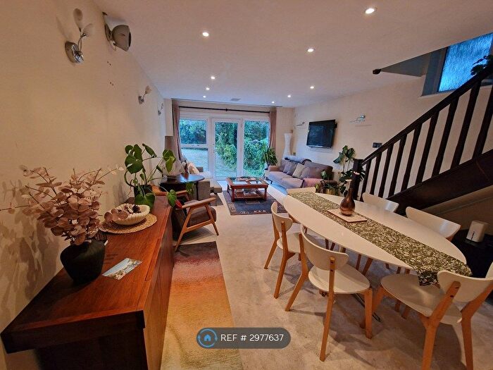 2 Bedroom End Of Terrace House To Rent In Prospect Road, Barnet, EN5