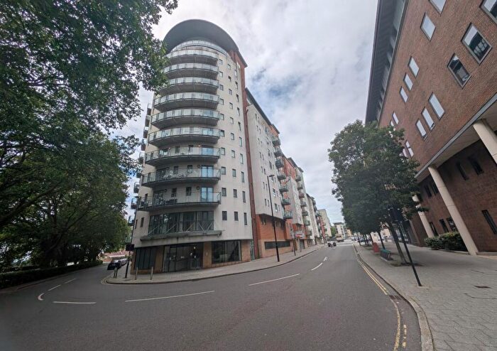 2 Bedroom Apartment For Sale In Flat Oceana Boulevard, Briton Street, Southampton, Hampshire, SO14