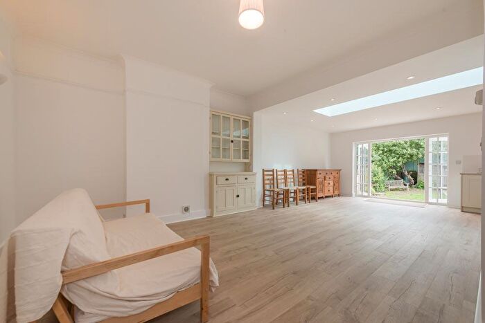 4 Bedroom Terraced House To Rent In Doyle Gardens, London, NW10