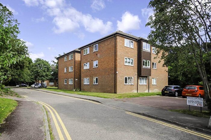 2 Bedroom Apartment For Sale In St Johns Well Court, Berkhamsted, HP4