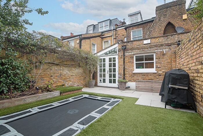 3 Bedroom Terraced House For Sale In Lillian Road, London, SW13
