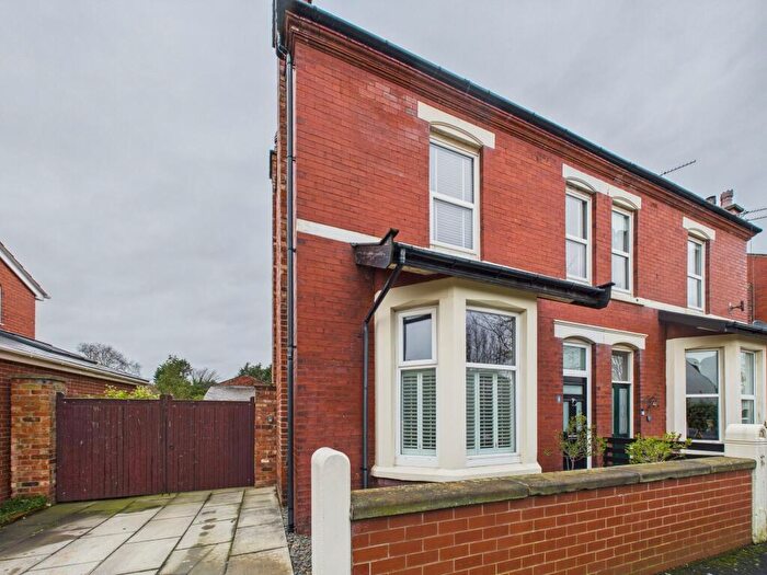 4 Bedroom Semi Detached House For Sale In Rimmers Avenue, Southport, PR8