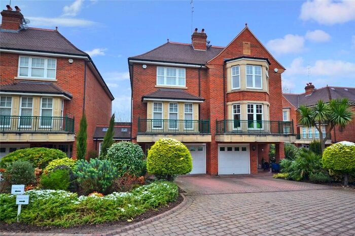 5 Bedroom Detached House To Rent In Mountview Close, Golders Green, London, NW11