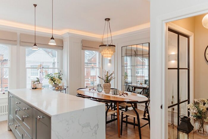 3 Bedroom Flat For Sale In Cranbury Road, London, SW6