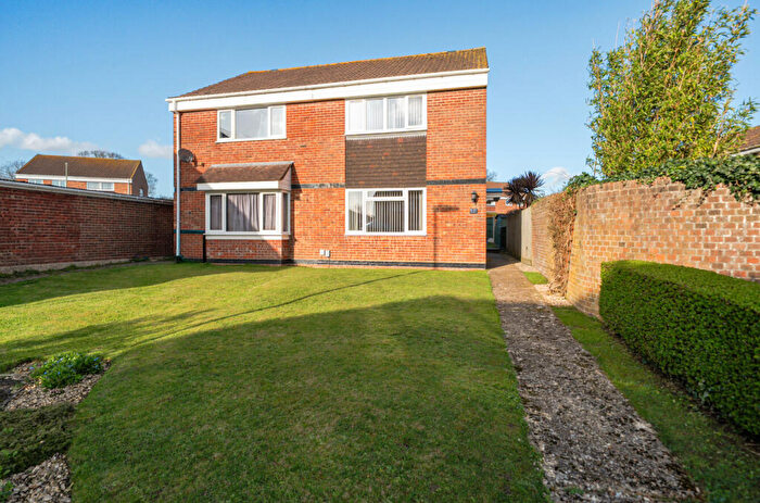 4 Bedroom Semi-Detached House For Sale In Henley Gardens, Fareham, Hampshire, PO15