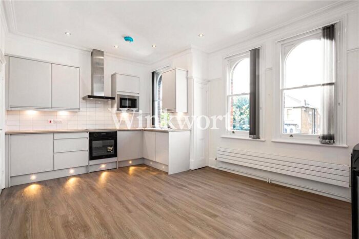 2 Bedroom Apartment To Rent In Lansdowne Road, Tottenham, N17