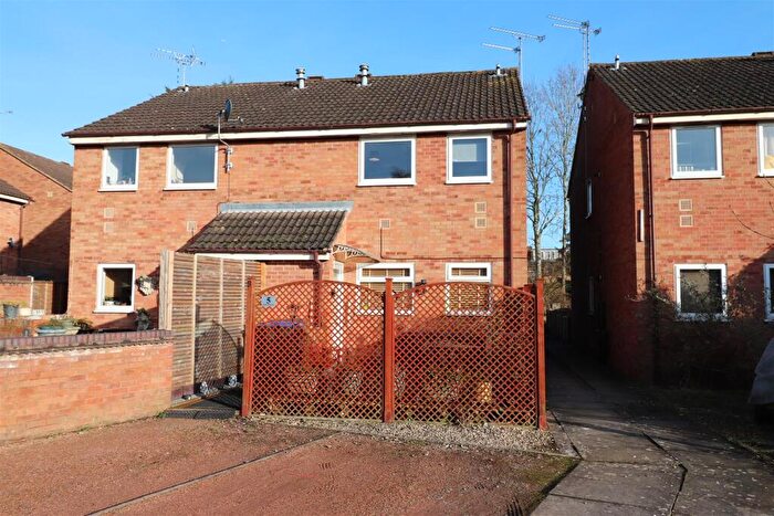 1 Bedroom Maisonette To Rent In Drew Crescent, Kenilworth, CV8