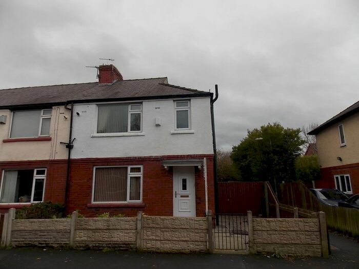 3 Bedroom Semi-Detached House To Rent In Mason Street, Horwich, Bolton, BL6