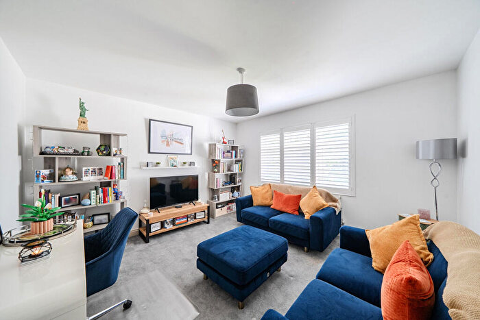 2 Bedroom Flat For Sale In Northampton Road, Croydon, Croydon, CR0