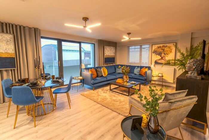 2 Bedroom Flat To Rent In George Street, Ashford, Kent, TN23