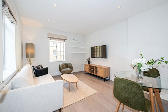 1 Bedroom Semi-Detached House For Sale In Castlereagh Street, London, W1H