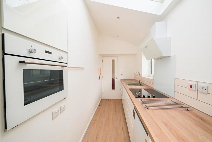 3 Bedroom Maisonette To Rent In A Barber Road, Sheffield, S10