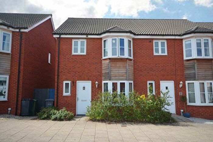 3 Bedroom Terraced House To Rent In River Plate Road, EX2