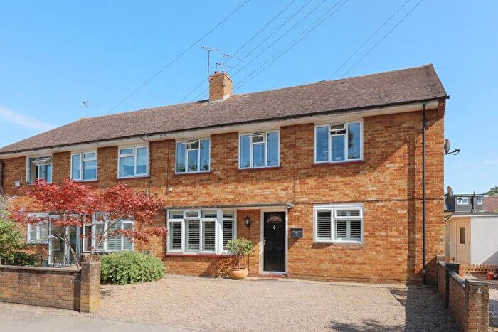 2 Bedroom Maisonette For Sale In Peggotty Way, Hillingdon, UB8