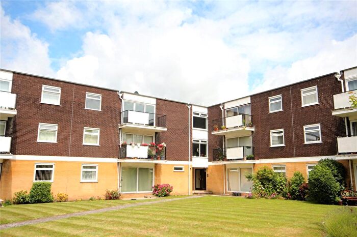 1 Bedroom Flat For Sale In St. Georges Close, Highcliffe, BH23