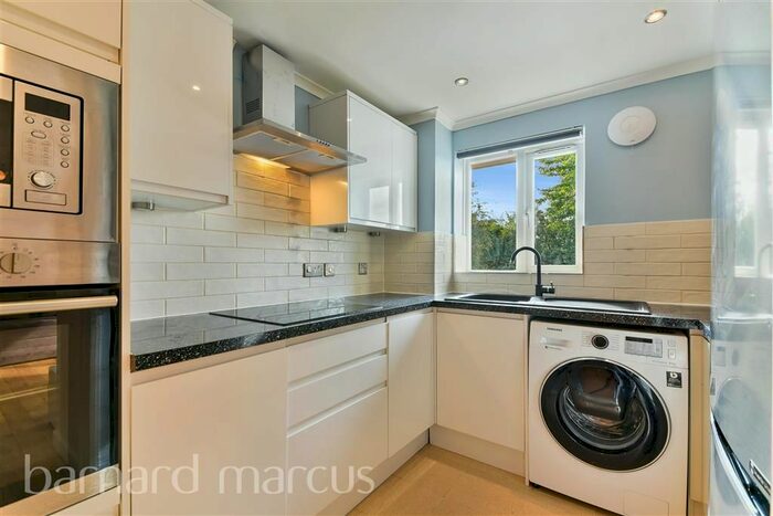 2 Bedroom Flat To Rent In Redford Close, Feltham, TW13