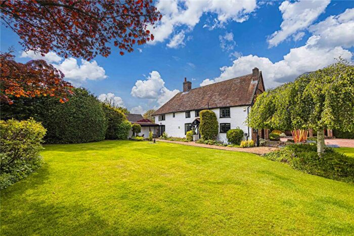 4 Bedroom Detached House For Sale In Pebblemoor, Edlesborough, Buckinghamshire, LU6